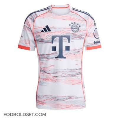Bayern Munich Alphonso Davies #19 Udebanetrøje 2025-26 Kortærmet Bayern Munich Alphonso Davies #19 Udebanetrøje 2025-26 Kortærmet